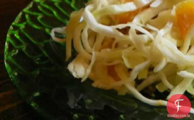 Salada sueca de repolho e laranja