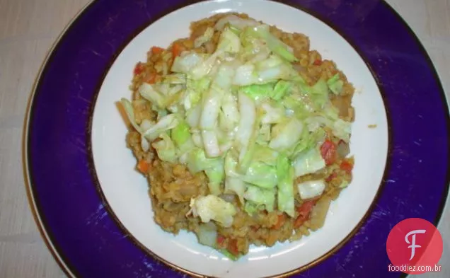 Dal e arroz com repolho frito picante