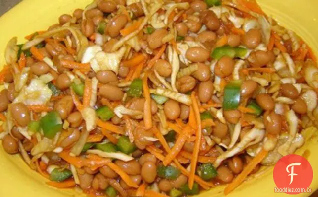 Salada De Legumes De Feijão Cozido
