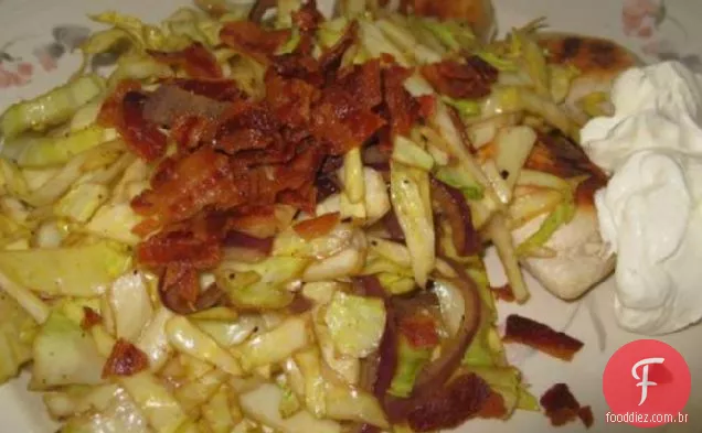 Pierogies com repolho e cogumelos