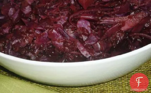 Repolho roxo com maçãs e especiarias-Pote De Barro