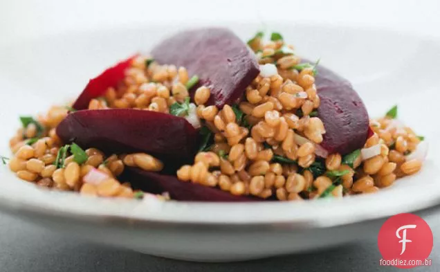 Salada De Beterraba Assada E Baga De Trigo
