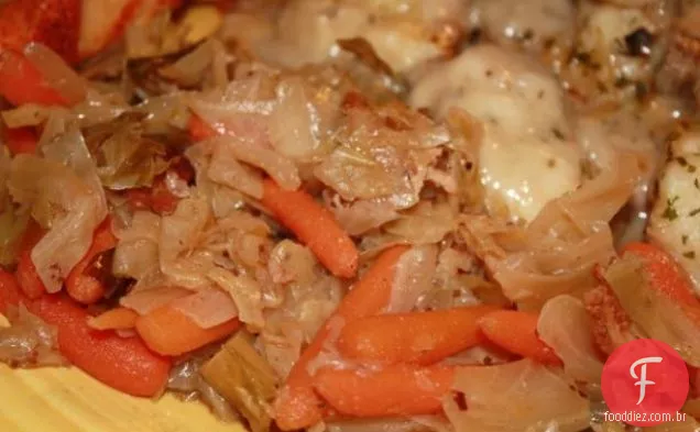 Pãezinhos de repolho recheados com arroz de frango