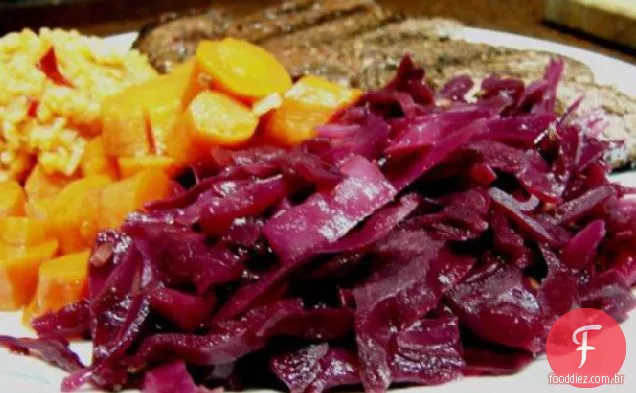 Repolho Roxo Refogado Com Avelãs Torradas