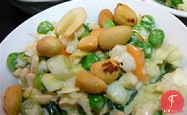 Salada de repolho com ervilhas