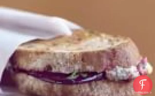 Beterraba Assada, Gorgonzola E Panini De Pão De Noz