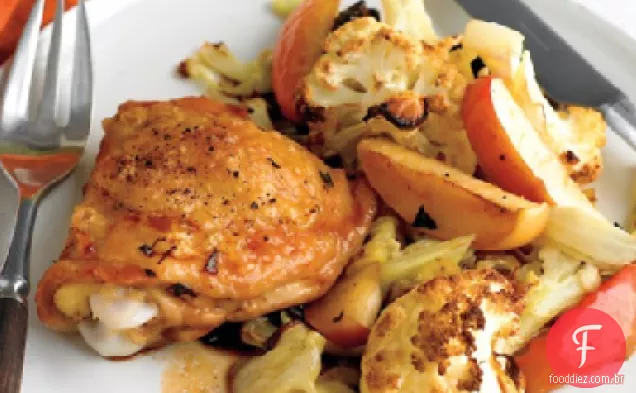 Frango com couve-flor e maçãs
