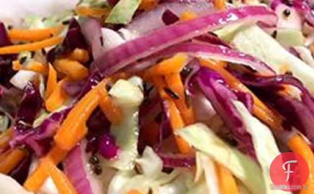 Salada de repolho com vinagrete de cominho quente
