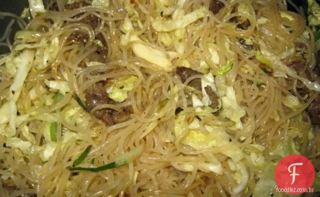 Macarrão de longevidade com frango, gengibre e cogumelos