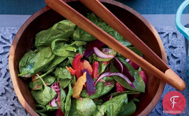 Salada de espinafre com beterraba cítrica e assada