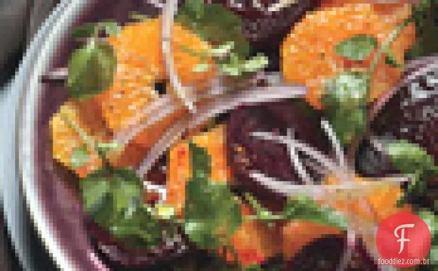 Salada De Beterraba E Tangerina Com Molho De Cranberry