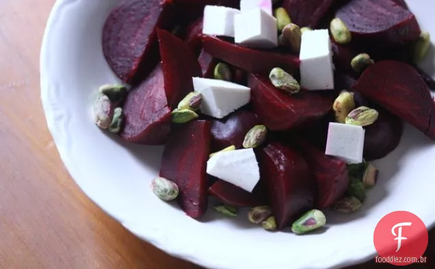 Salada De Beterraba Assada Com Salata De Ricota E Pistache
