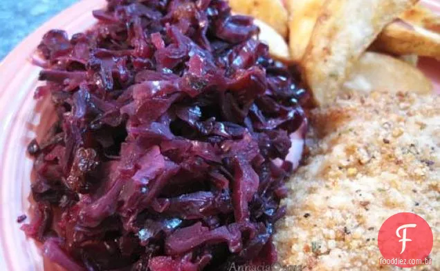 Sanduíche de presunto e salada de repolho