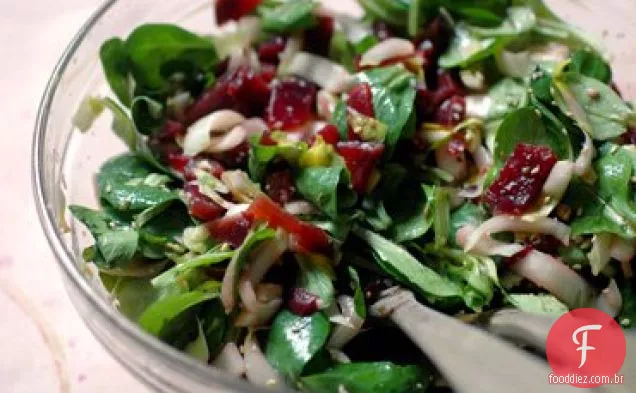 Salada Machê Com Endívias E Beterrabas