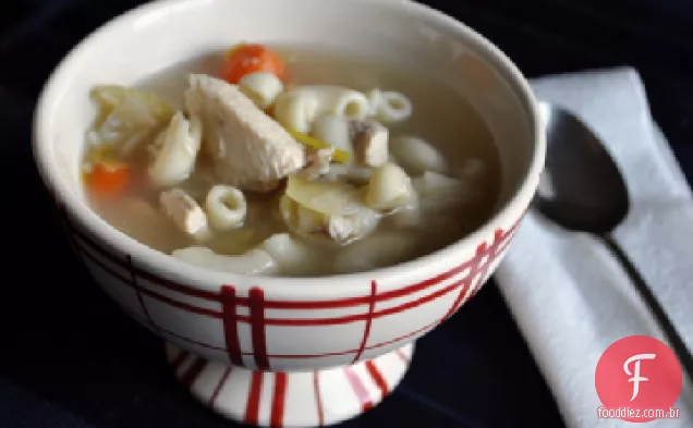 Sopa De Macarrão De Frango Assado