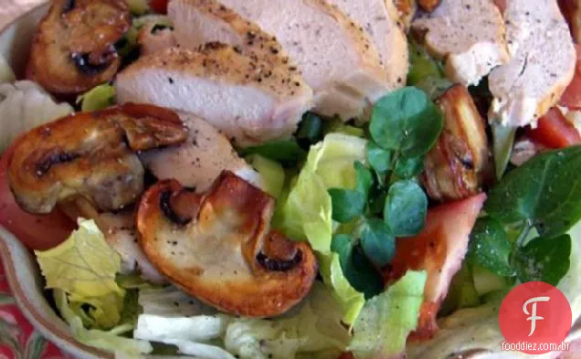 Salada De Frango Com Cogumelos Salteados