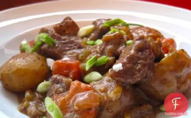 Uma Panela De Carne Assada No Forno