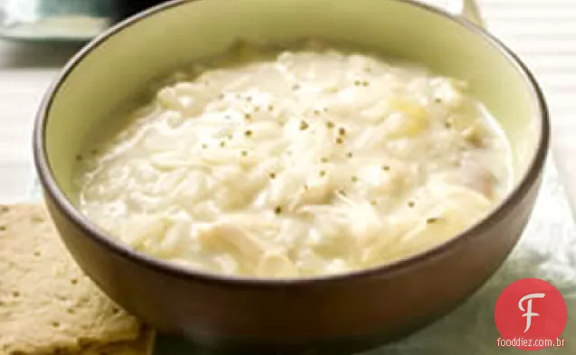 Sopa cremosa de frango e arroz