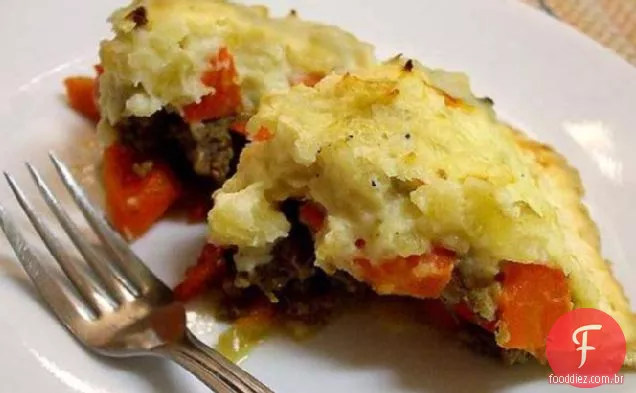 Torta de carne moída e Salsicha (massa ou batata coberta)