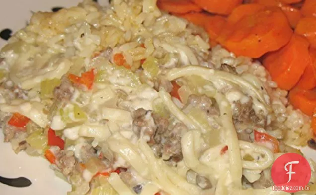 Caçarola de salsicha e arroz