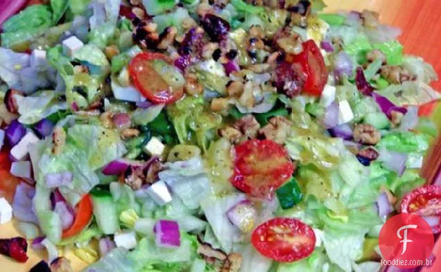 Pique a salada com Cranberries secas e ricota Salata