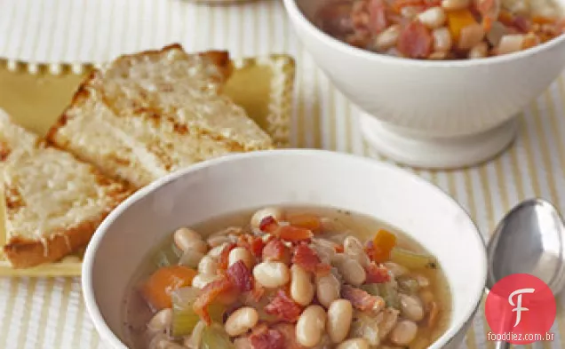 Sopa de feijão e Bacon com torradas de queijo