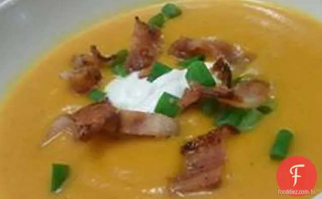 Sopa de abóbora assada com maçãs e Bacon