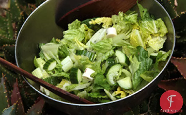 Salada crocante de aipo e coração Romaine