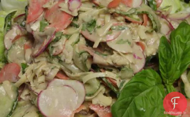 Salada De Pepino, Rabanete, Cenoura E Queijo