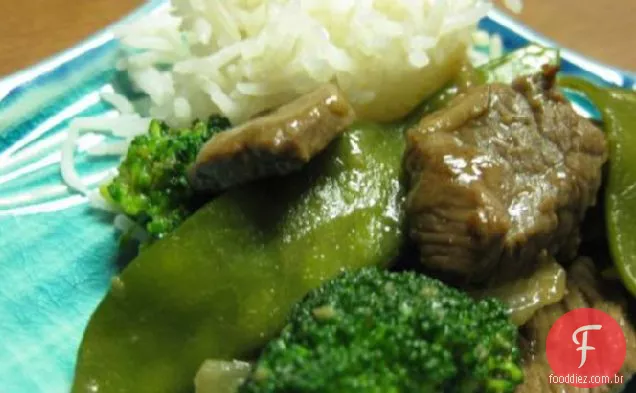 Carne e legumes salteados