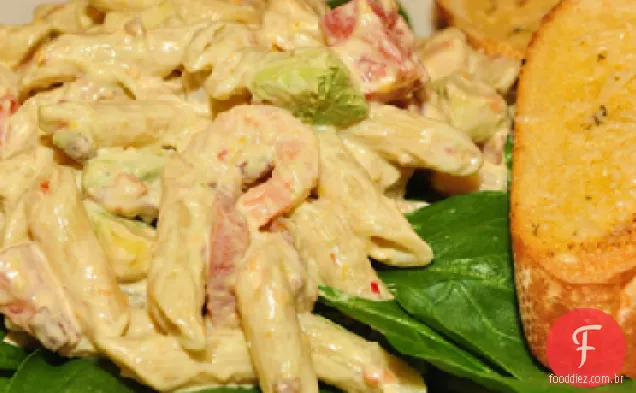 Salada De Macarrão Com Frutas E Nozes