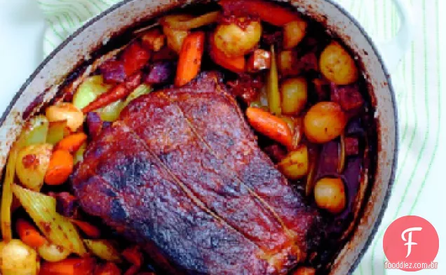 Panela assada com Bacon e legumes
