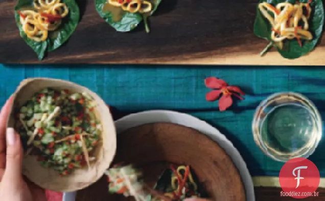 Folha de Betel envolve com Lula Curry e sabor de pepino