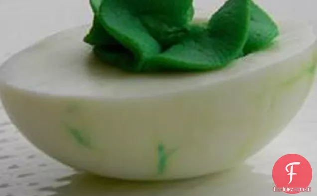 Dia de São Patrício Deviled Eggs