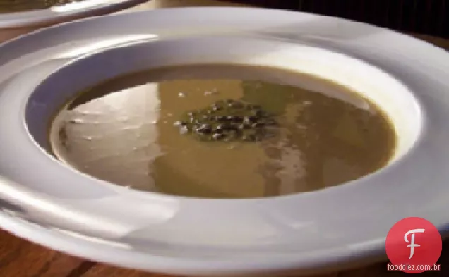 Sopa de castanha e xerez com enfeite de Trufa
