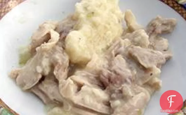 Frango e bolinhos à moda antiga