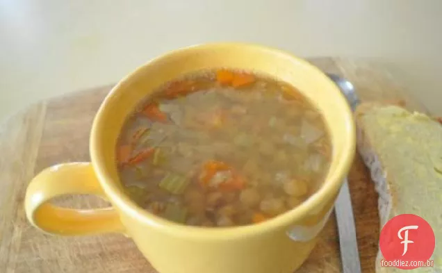 Lentilha e sopa vegetariana