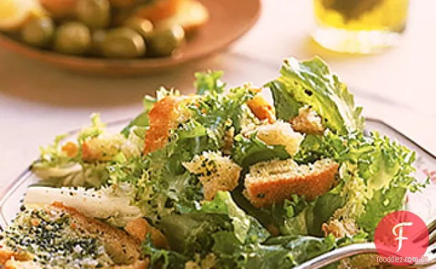 Salada de chicória com Croutons de alho Gigantes