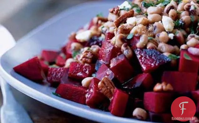 Salada de beterraba e ervilha de Olhos Pretos