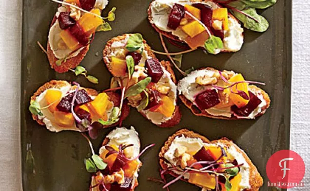Queijo de beterraba e cabra Crostini
