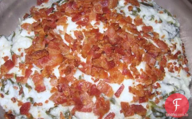Salsicha italiana com brócolis e couve (ou couve)