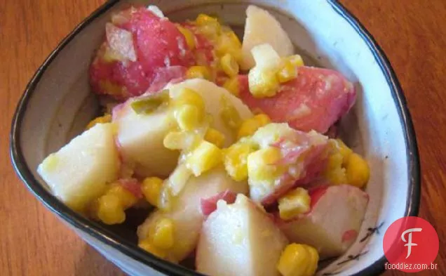 Salada de batata com milho e vinagrete Jalapeno