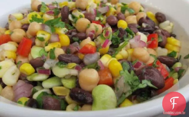 Salada sudoeste com milho e Feijão Preto