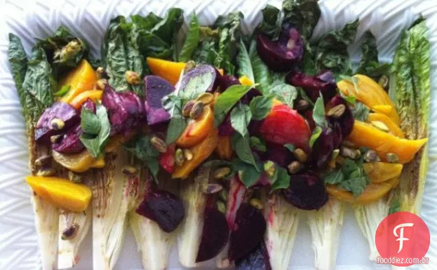 Corações De Romaine Com Beterraba, Pistache E Alho Torrado Vi