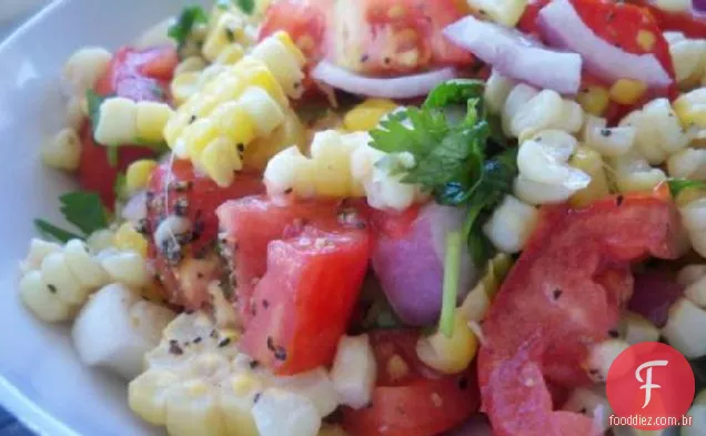 Salada Doce De Milho E Tomate Com Coentro Fresco