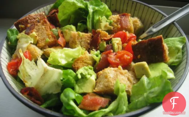 salada de blt e abacate