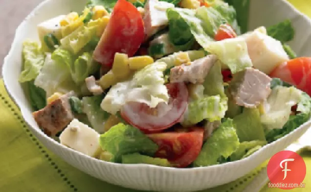 Salada picada com molho picante de porco e leitelho