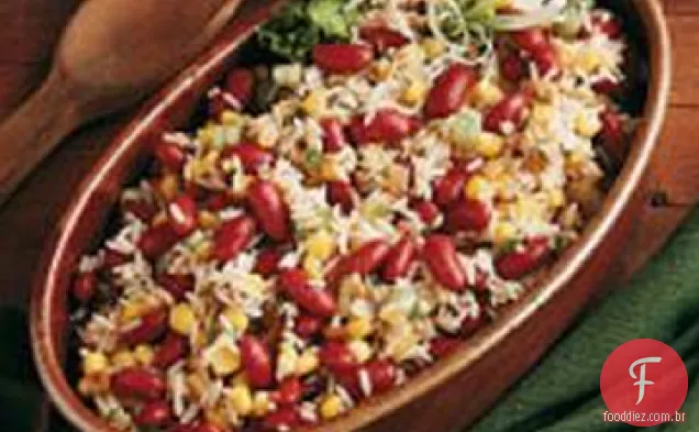 Salada de arroz e feijão do sudoeste
