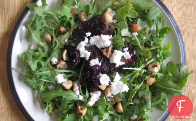 Salada Assada De Beterraba E Avelã Com Queijo Feta