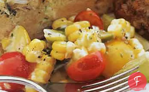 Salada de milho, tomate cereja e cebolinha assada no forno